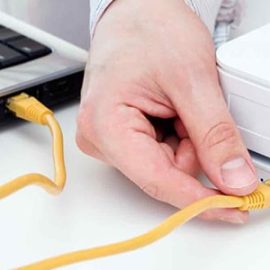 Cách kết nối dây mạng với laptop đơn giản