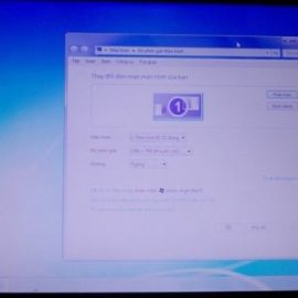 Phải làm sao khi màn hình laptop bị mờ