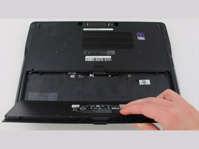 Những lưu ý cho người dùng Laptop vào mùa mưa